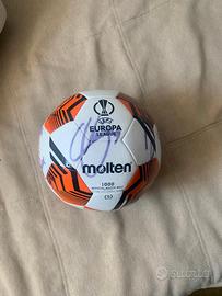 Pallone Europa League firmato