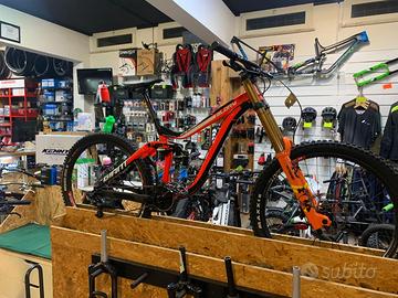 Giant Glory DH taglia L 27,5"
