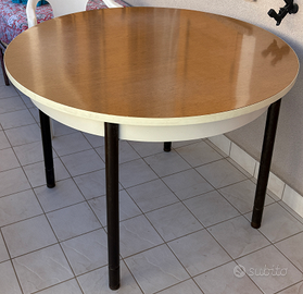 Tavolo tondo Salvarani