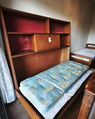 Mobile con letto a scomparsa e vano a ribalta