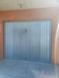 Portone garage basculante 