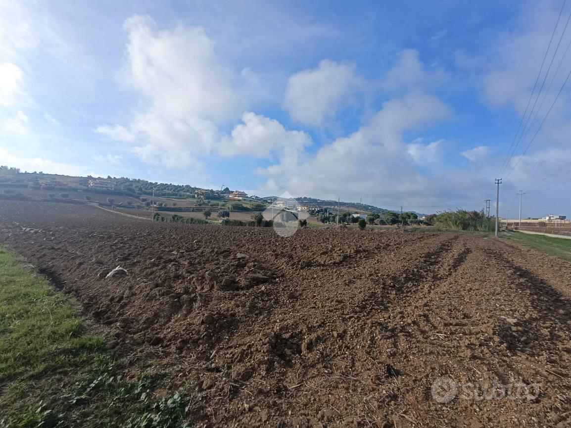 TERRENO A TORTORETO - Vista 2