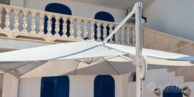 Due ombrelloni palo laterale perfetti