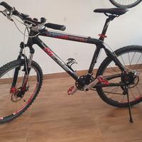MTB Carbonio permuto con monopattino