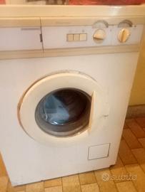 Lavatrice elettrolux per pezzi di ricambio
