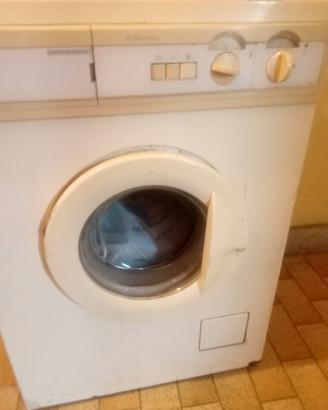 Lavatrice elettrolux per pezzi di ricambio