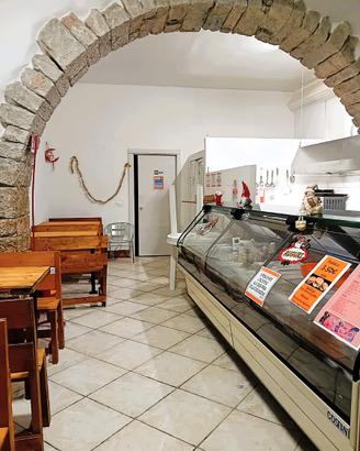 Locale bar-gastronomia in zona centrale