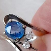 Anello in argento, pietra dura e zirconi