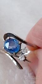 Anello in argento, pietra dura e zirconi