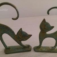 Gatti greci in bronzo