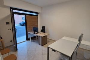 Ufficio arredato in coworking – 90 €/mese