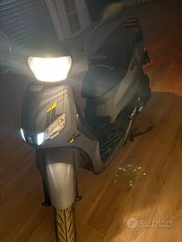 Peugeot tweet 200 gt