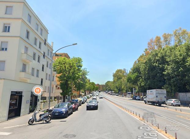 Portuense stanza singola con balcone