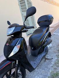 Scooter  SH 125 sport