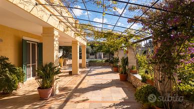 Villa recente realizzazione con piscina, 5vani