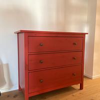 Cassettiera ikea HEMNES rossa