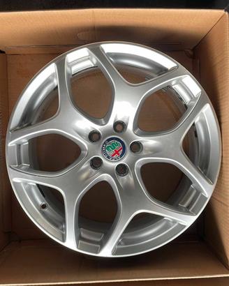 cerchi originali Alfa romeo 18 pollici Silver 