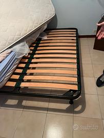 Rete matrimoniale con doghe in legno
