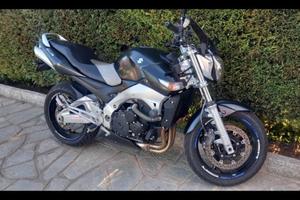 Suzuki gsr 600