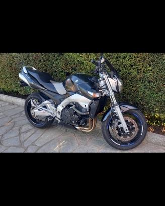 Suzuki gsr 600