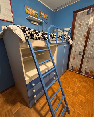 Cameretta dei sogni:letto a soppalco salvaspazio