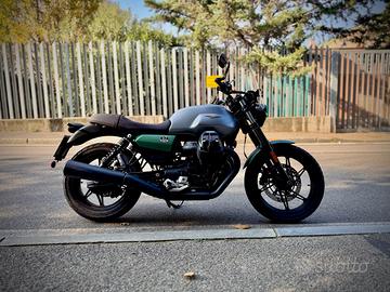 Moto Guzzi V7 Stone Centenario - 2022