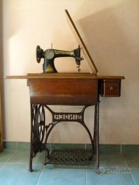 Macchina da cucire antica Singer