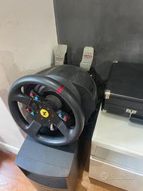 Volante Thrustmaster T300 e cambio/freno a mano