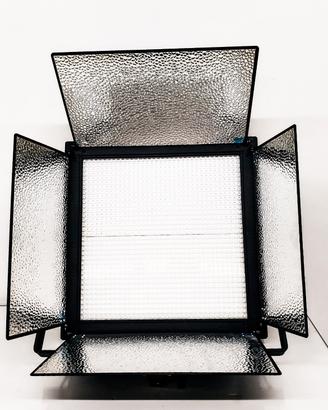 Faro led 600 per uso fotografico 