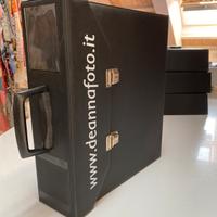 Dox a valigetta con schede porta foto