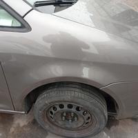 Parafango dx Volkswagen Touran anno 2098