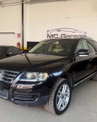 Volkswagen Touareg 6.0 W12