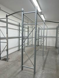 scaffalature x capi appesi