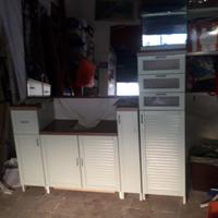 Servizio di bagno 4 pezzi completo di specchio. 