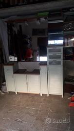 Servizio di bagno 4 pezzi completo di specchio. 