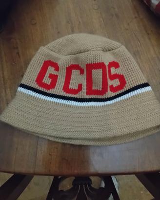 Cappello GCDS