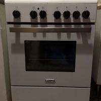 Cucina a gas De Longhi con forno