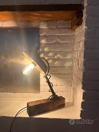 Lampada vintage con padella per castagne