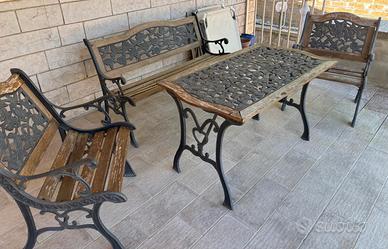 set sedute e tavolo esterno