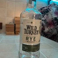Bottiglia vuota wild turkey rye