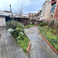 Bilocale con cortile