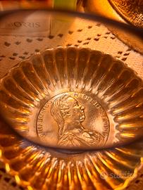 Piattino in argento con moneta