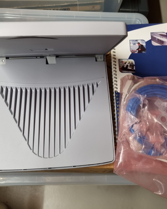 Modem Satellitare RBGAN 9101 per scenografia