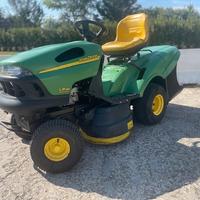 Trattorino tagliaerba John Deere LR 135