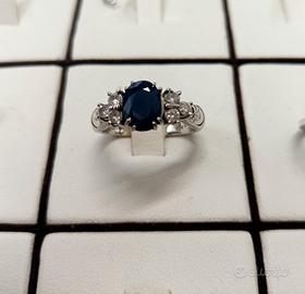 Anello con zaffiro e diamanti 