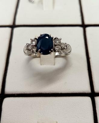 Anello con zaffiro e diamanti 