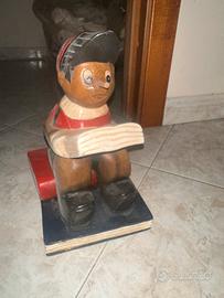 Pinocchio ferma libero