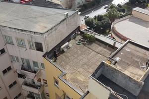 Lastrico solare nella centralissima Via Roma