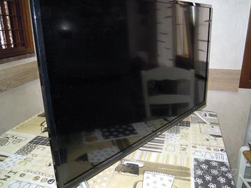 tv lcd 40 pollici  marchio tcl