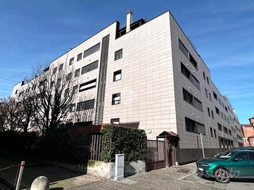 4 LOCALI A SETTIMO MILANESE